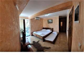 Апарт-отели Villa M Добра-Вода Номер-студио с балконом и видом на море 1-2